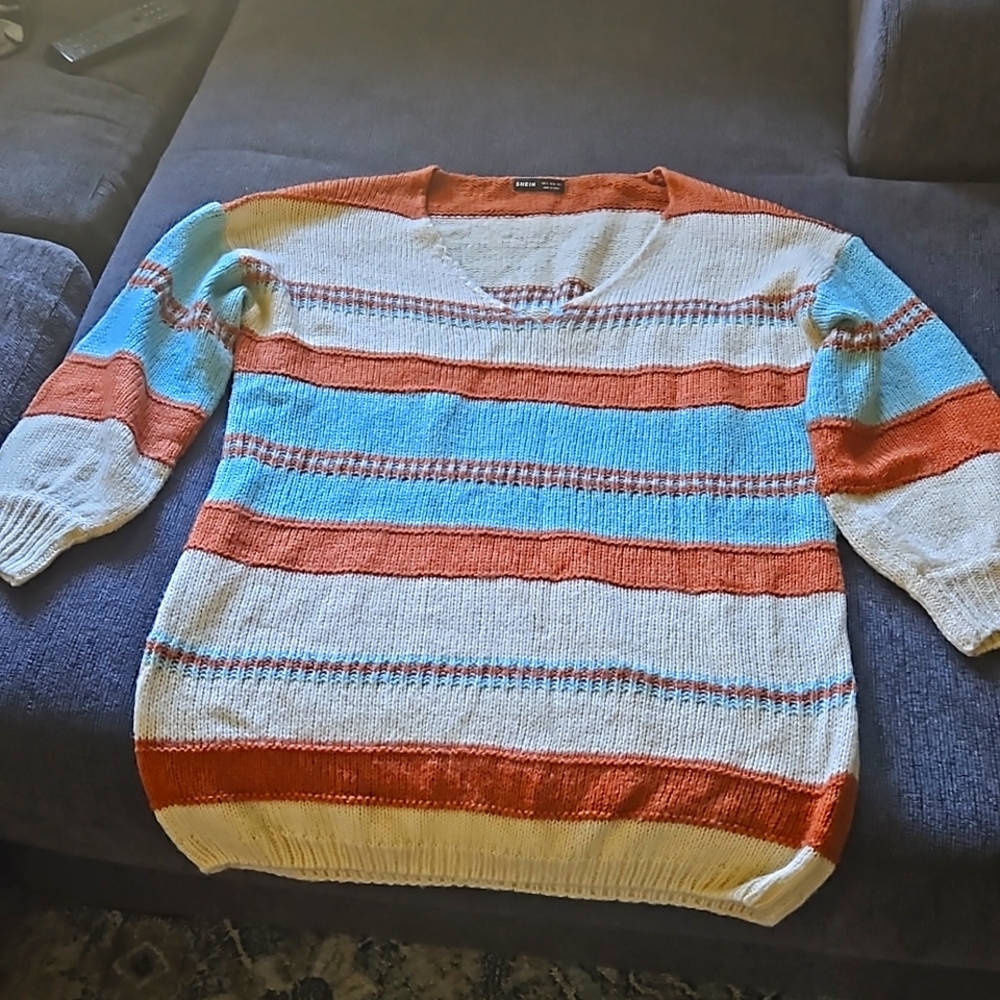 Women's shein v neck sweater sz us 4